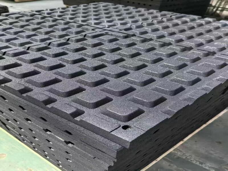 High-density rubber flooring production process in factory